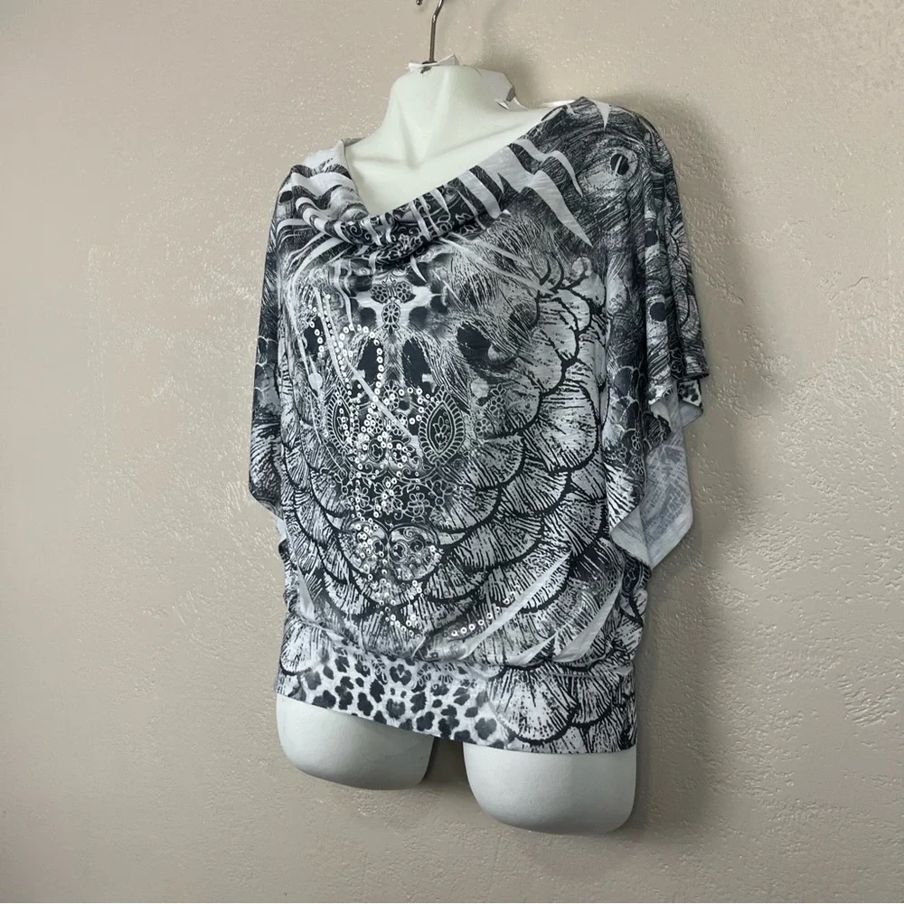 5 for $30 One world Women gray white floral‎ blouse size M - Picture 3 of 16
